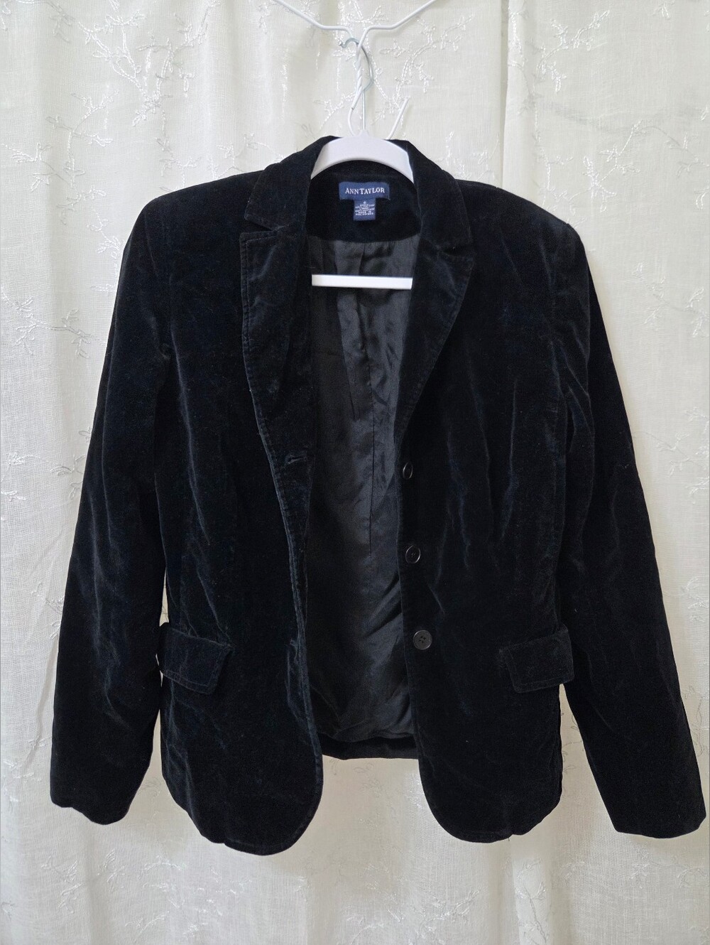 Ann Taylor Black Velvet Blazer Size 6